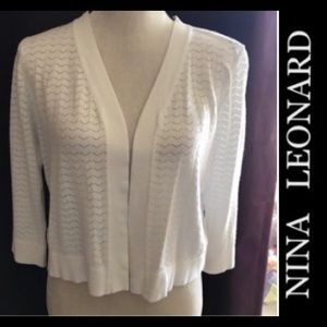 Cute! Nina Leonard shrug 🤷🏼‍♀️